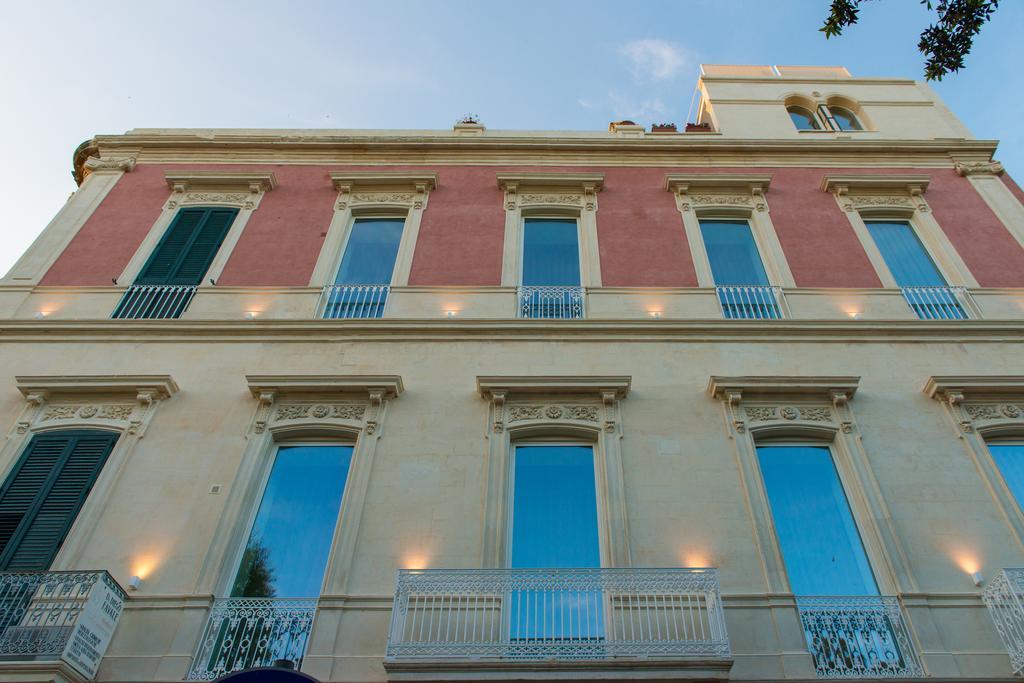 Le Bifore Charming House Lecce Exterior foto